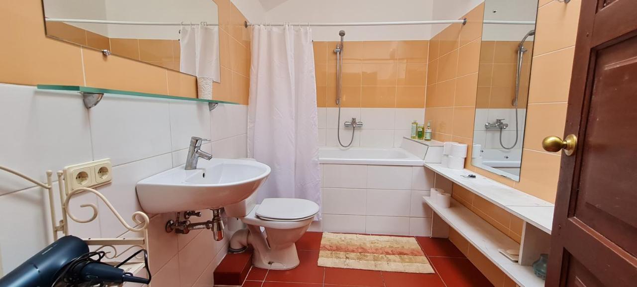Апартаменти Regina House- Sv. Mikalojaus 13 Аеропорт Вільнюс Екстер'єр фото